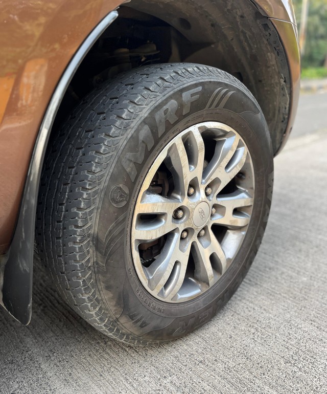 Second-hand 2016 Ford Endeavour 3.2 Titanium AT 4X4 for sale in Mumbai-7