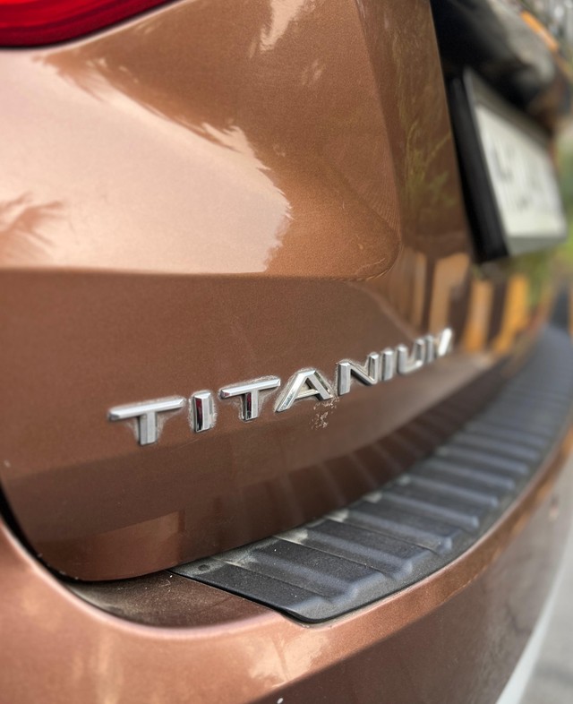 Second-hand 2016 Ford Endeavour 3.2 Titanium AT 4X4 for sale in Mumbai-19