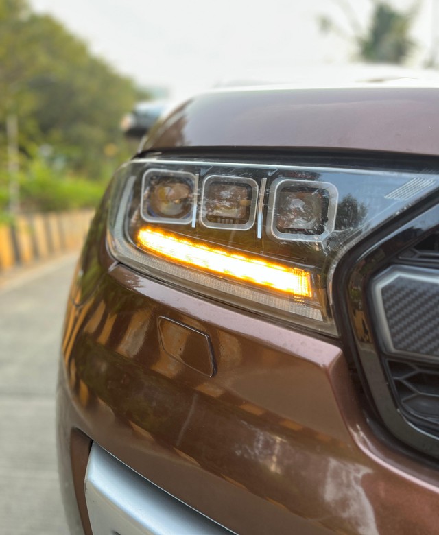 Second-hand 2016 Ford Endeavour 3.2 Titanium AT 4X4 for sale in Mumbai-17