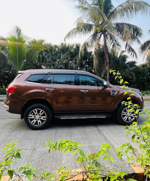 Second-hand 2016 Ford Endeavour 3.2 Titanium AT 4X4 for sale in Mumbai-22
