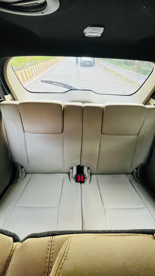 Second-hand 2016 Ford Endeavour 3.2 Titanium AT 4X4 for sale in Mumbai-32