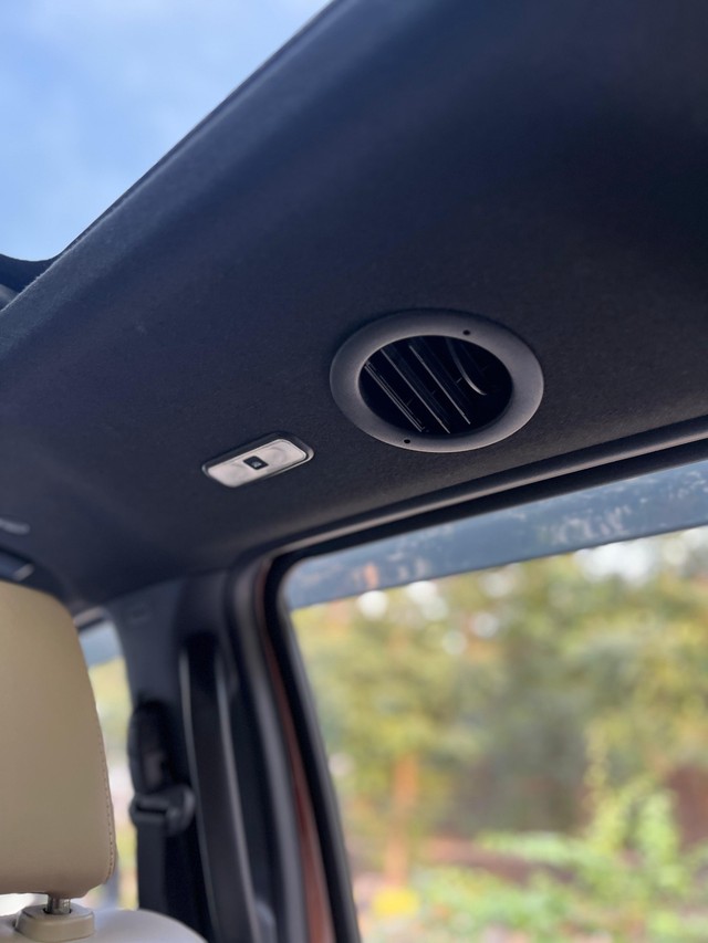 Second-hand 2016 Ford Endeavour 3.2 Titanium AT 4X4 for sale in Mumbai-27