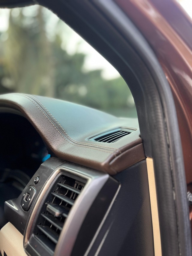 Second-hand 2016 Ford Endeavour 3.2 Titanium AT 4X4 for sale in Mumbai-8