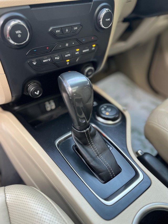 Second-hand 2016 Ford Endeavour 3.2 Titanium AT 4X4 for sale in Mumbai-54