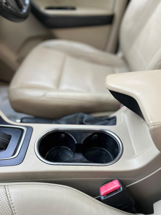 Second-hand 2016 Ford Endeavour 3.2 Titanium AT 4X4 for sale in Mumbai-31