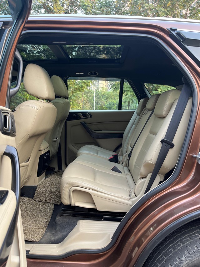 Second-hand 2016 Ford Endeavour 3.2 Titanium AT 4X4 for sale in Mumbai-30