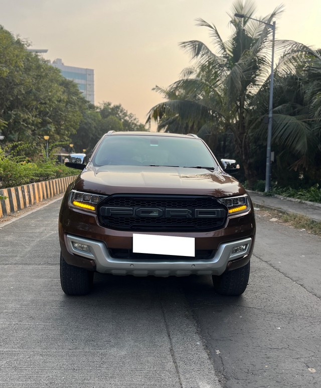 Second-hand 2016 Ford Endeavour 3.2 Titanium AT 4X4 for sale in Mumbai-42