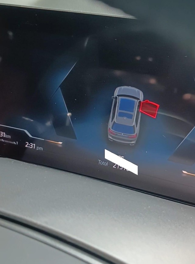 Second-hand 2024 BMW X7 xDrive40i M Sport for sale in Mumbai-10