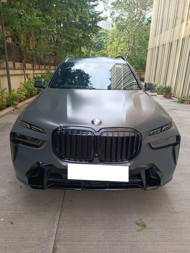Second-hand 2024 BMW X7 xDrive40i M Sport for sale in Mumbai-3