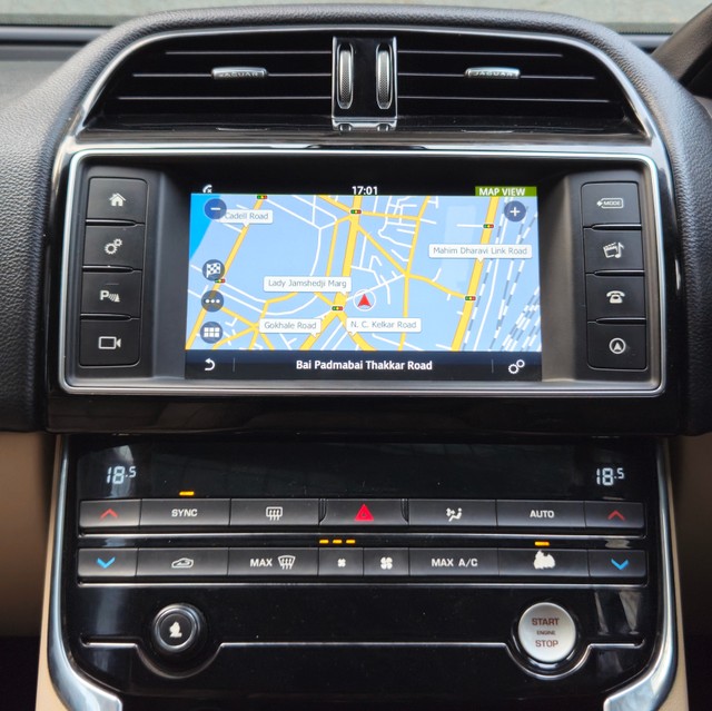 Jaguar XE 2.0L Diesel Prestige Second-hand 2017 Jaguar XE 2.0L Diesel Prestige for sale in Mumbai-16