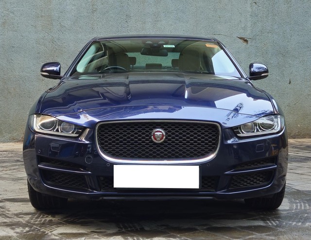 Jaguar XE 2.0L Diesel Prestige Second-hand 2017 Jaguar XE 2.0L Diesel Prestige for sale in Mumbai-6