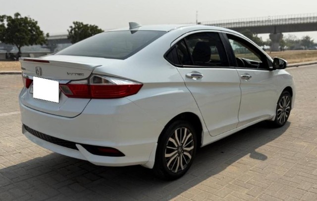 Second-hand 2019 Honda City ZX MT for sale in Ahmedabad-5