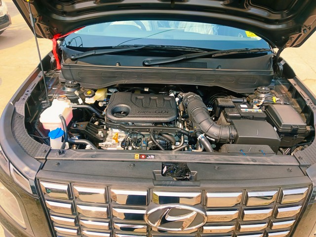 Second-hand 2025 Hyundai Venue SX Opt Turbo DCT for sale in Kolkata-4