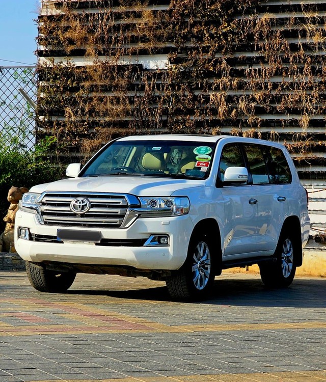 Second-hand 2015 Toyota Land Cruiser 200 VX for sale in Nagpur-3