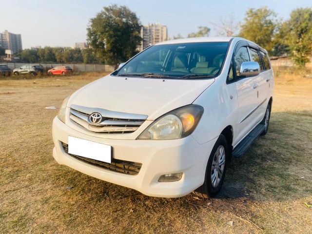 Second-hand 2009 Toyota Innova 2.5 E for sale in Ahmedabad-3