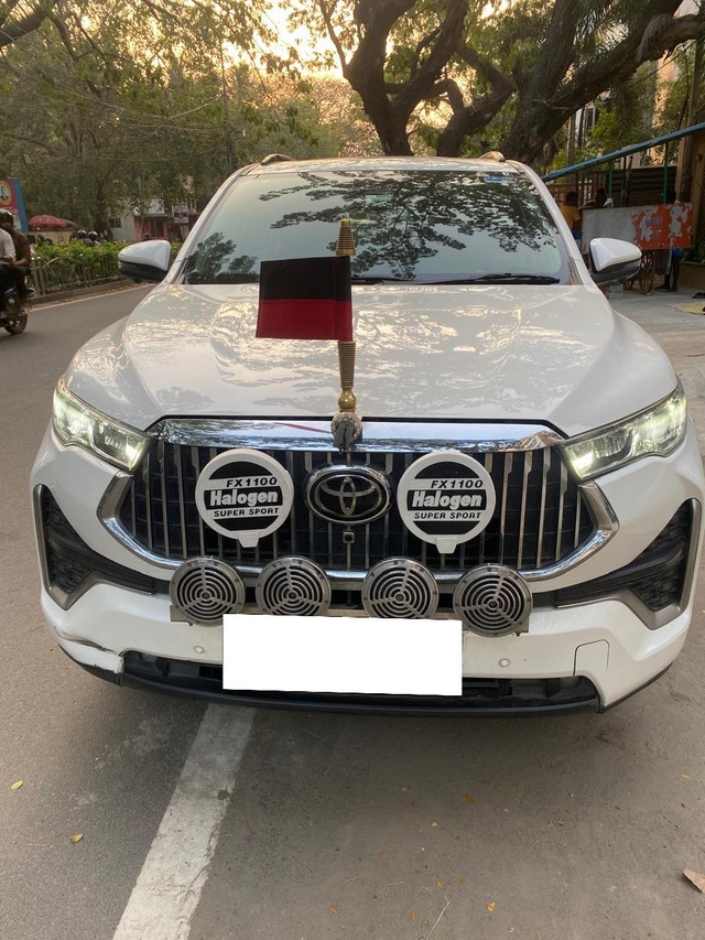 Second-hand 2024 Toyota Innova Hycross ZX(O) Hybrid for sale in Chennai-3