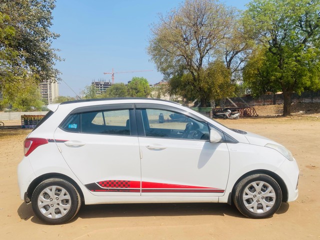 Second-hand 2016 Hyundai i10 Era for sale in Ahmedabad-1