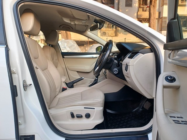 Second-hand 2019 Skoda Octavia 1.8 TSI AT Style for sale in Mumbai-6