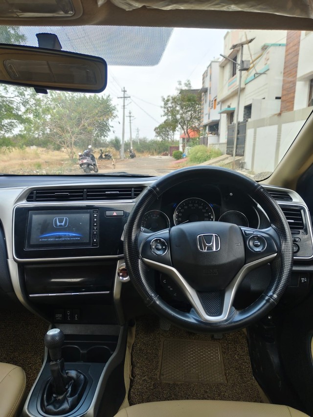 Second-hand 2020 Honda City V MT for sale in Coimbatore-6