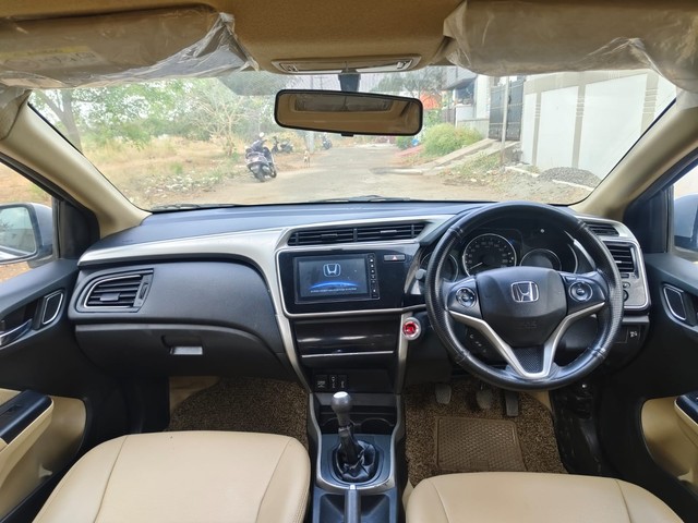 Second-hand 2020 Honda City V MT for sale in Coimbatore-9