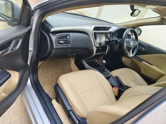 Second-hand 2020 Honda City V MT for sale in Coimbatore-4