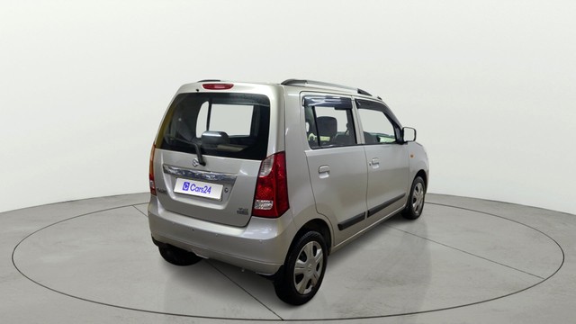 Second-hand 2018 Maruti Suzuki Wagon R AMT VXI for sale in Surat-13