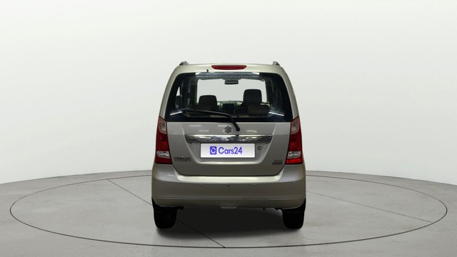 Second-hand 2018 Maruti Suzuki Wagon R AMT VXI for sale in Surat-14