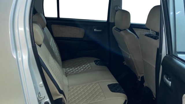 Second-hand 2018 Maruti Suzuki Wagon R AMT VXI for sale in Surat-5