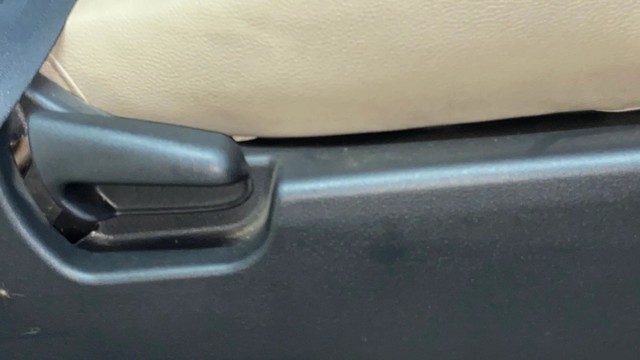 Second-hand 2018 Maruti Suzuki Wagon R AMT VXI for sale in Surat-3