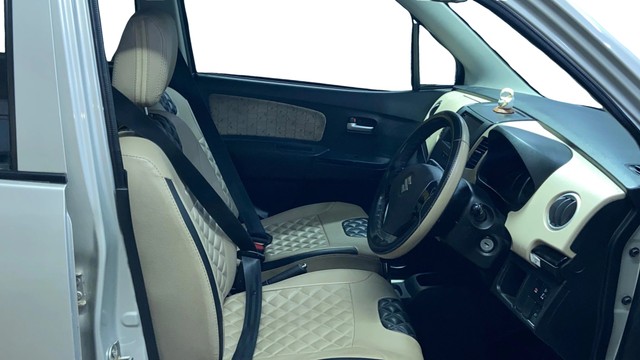 Second-hand 2018 Maruti Suzuki Wagon R AMT VXI for sale in Surat-25