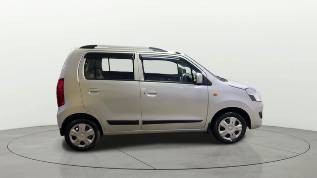 Second-hand 2018 Maruti Suzuki Wagon R AMT VXI for sale in Surat-12
