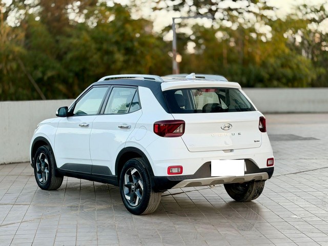 Second-hand 2019 Hyundai Venue SX Plus Turbo DCT BSIV for sale in Mumbai-10