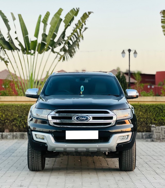 Second-hand 2018 Ford Endeavour 3.2 Titanium AT 4X4 for sale in Surat-0