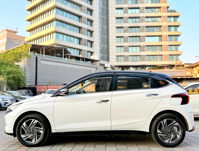 Second-hand 2021 Hyundai i20 Asta Opt BSVI for sale in Surat-3