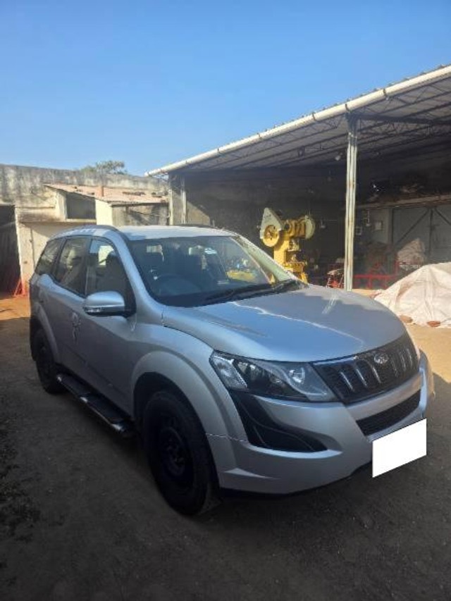 Mahindra XUV500 W6 2WD Second-hand 2017 Mahindra XUV500 W6 2WD for sale in Amreli-0