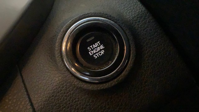 Second-hand 2023 Mahindra XUV300 W8 BSVI for sale in Greater Noida-3