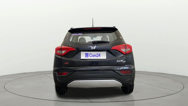 Second-hand 2023 Mahindra XUV300 W8 BSVI for sale in Greater Noida-15