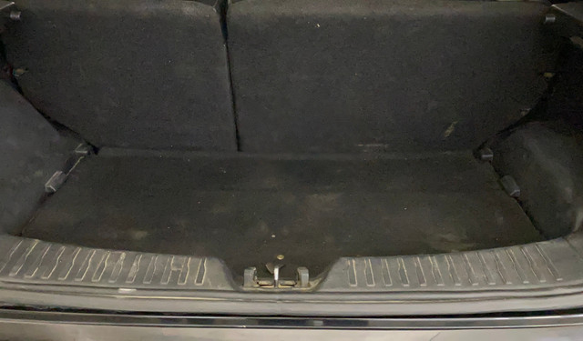 Mahindra XUV300 W8 BSVI Second-hand 2023 Mahindra XUV300 W8 BSVI for sale in Greater Noida-19