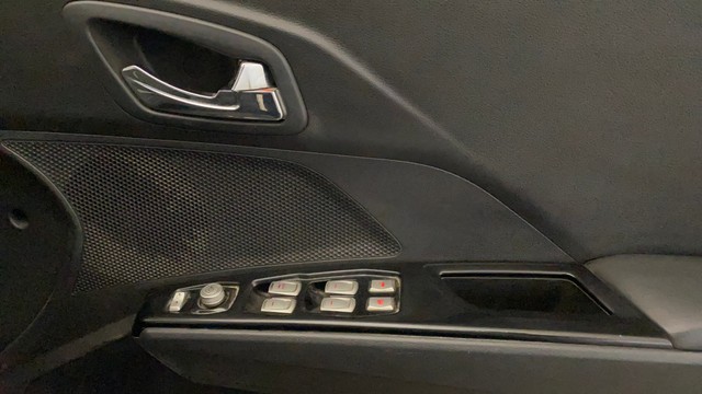 Second-hand 2023 Mahindra XUV300 W8 BSVI for sale in Greater Noida-11