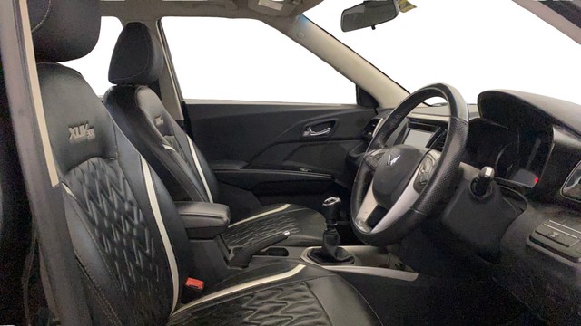 Second-hand 2023 Mahindra XUV300 W8 BSVI for sale in Greater Noida-26