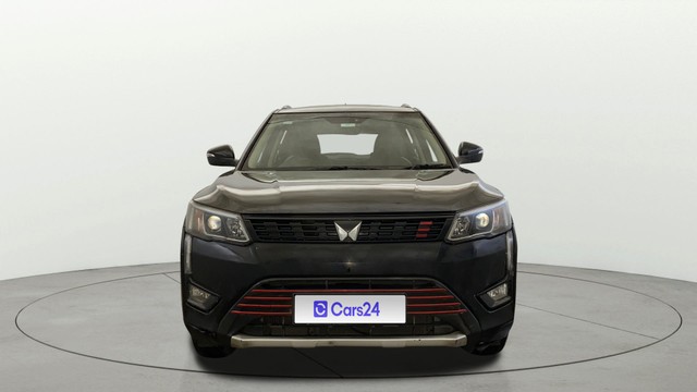 Second-hand 2023 Mahindra XUV300 W8 BSVI for sale in Greater Noida-19