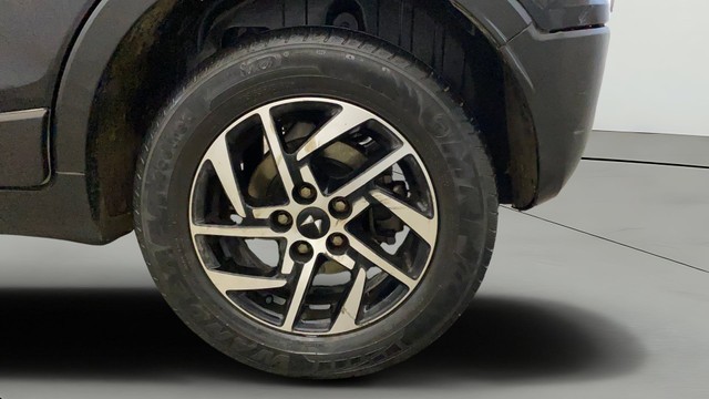 Second-hand 2023 Mahindra XUV300 W8 BSVI for sale in Greater Noida-29