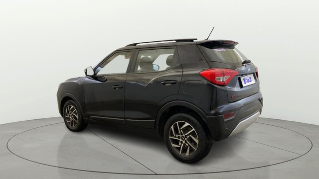 Second-hand 2023 Mahindra XUV300 W8 BSVI for sale in Greater Noida-16