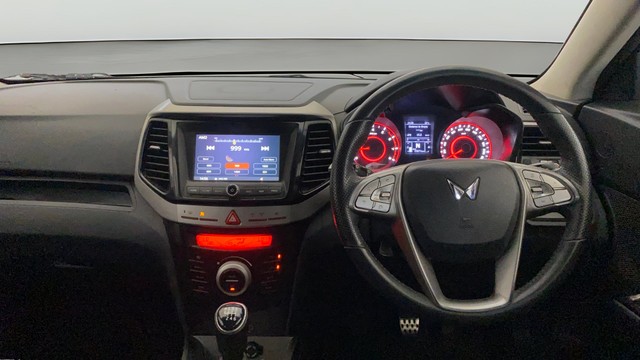 Second-hand 2023 Mahindra XUV300 W8 BSVI for sale in Greater Noida-7
