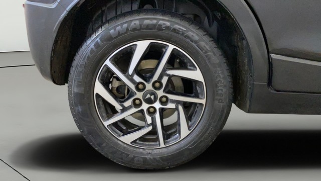 Second-hand 2023 Mahindra XUV300 W8 BSVI for sale in Greater Noida-28