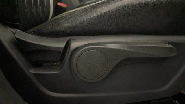 Second-hand 2023 Mahindra XUV300 W8 BSVI for sale in Greater Noida-8