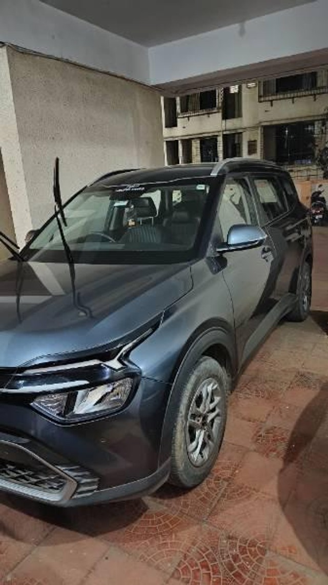 Second-hand 2022 Kia Carens Prestige Turbo 2022-2023 for sale in Panvel-3