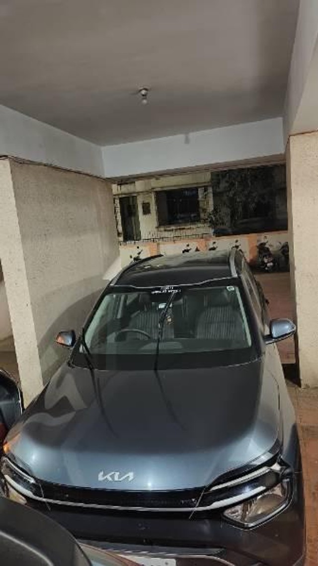 Second-hand 2022 Kia Carens Prestige Turbo 2022-2023 for sale in Panvel-4