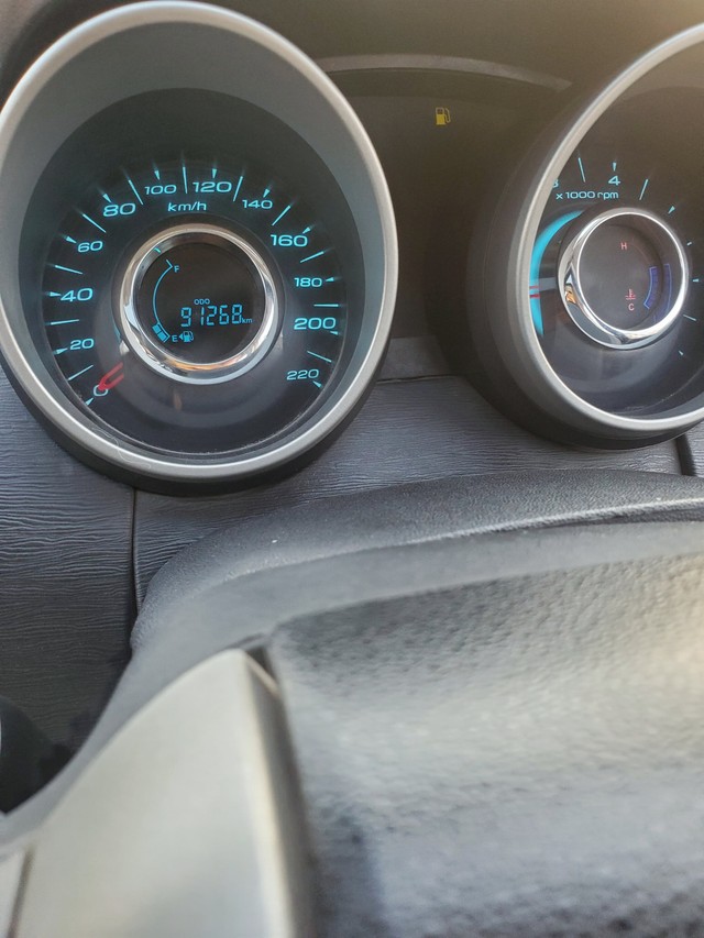 Second-hand 2015 Mahindra XUV500 W10 AWD for sale in Surat-9