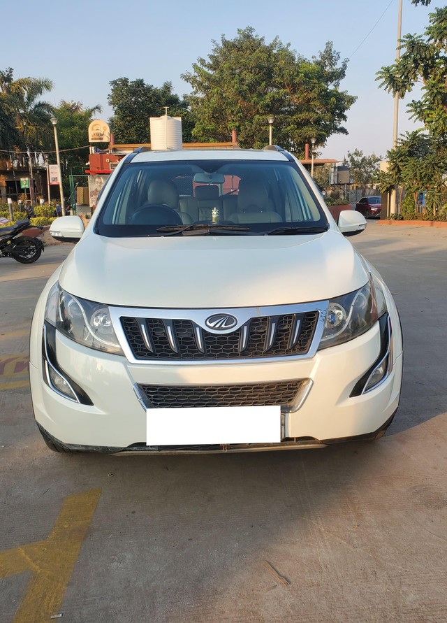 Second-hand 2015 Mahindra XUV500 W10 AWD for sale in Surat-2